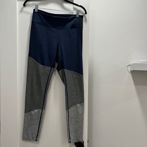 Outdoor Voices tricolor legging